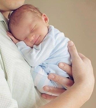 О ежемесячной выплате в связи с рождением (усыновлением) первого ребенка