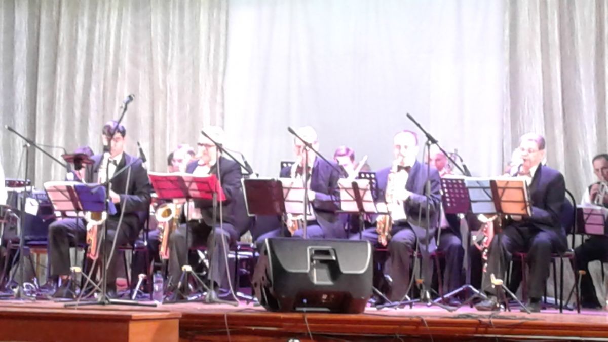 Коллектив ГКУ «Соцзащита населения по Ельниковскому району РМ» посетил выступление джазового оркестра «Биг-Бенд Саранск»