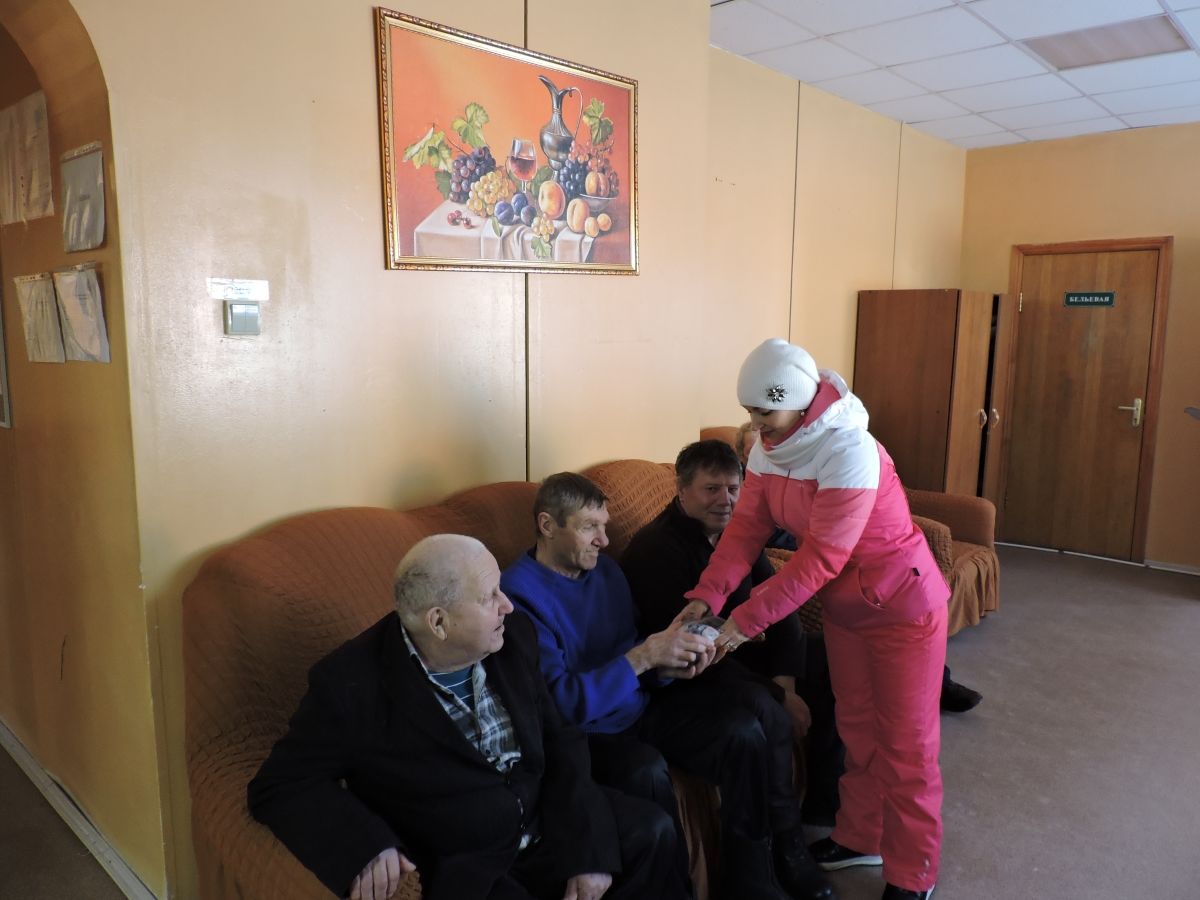 Поздравление получателей социальных услуг с Днем защитника Отечества в Новочадовском филиале ГБСУСОССЗНРМ «Заречный дом-интернат для престарелых и инвалидов»