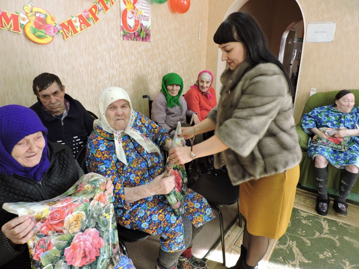 Международный женский день 8 марта  в Новочадовском филиале ГБСУСОССЗНРМ «Заречный дом-интернат для престарелых и инвалидов»