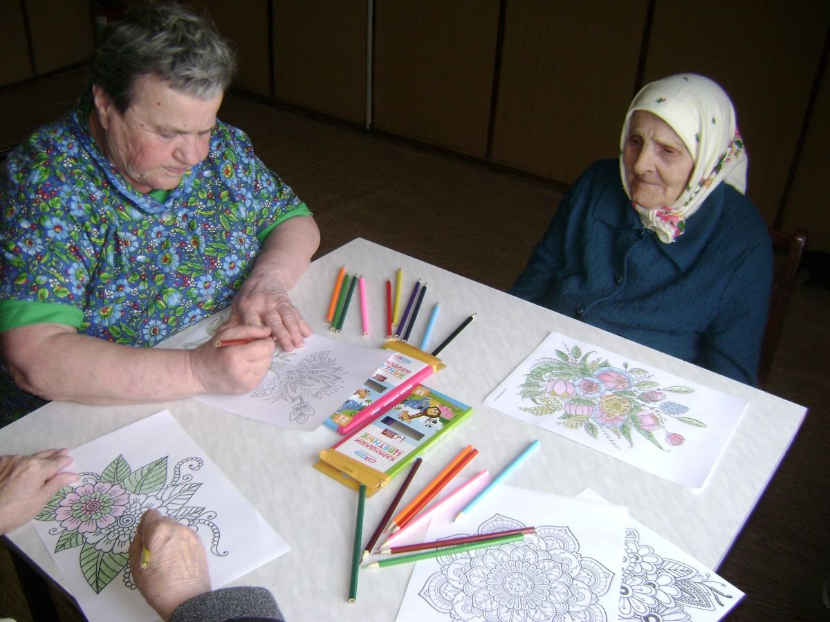 Раскраски цветы антистресс в Старошайговском филиале ГБСУ СОССЗН РМ «Заречный дом-интернат для престарелых и инвалидов»