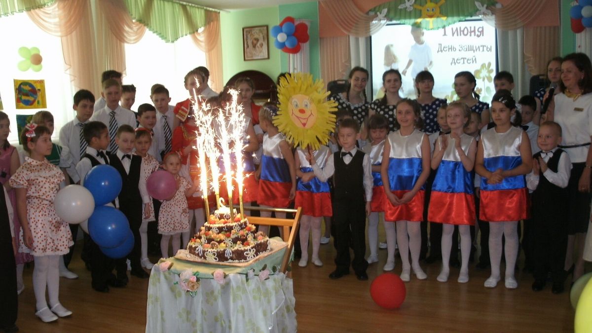 На базе Государственного казенного учреждения социального обслуживания Республики Мордовия «Республиканский социальный приют для детей и подростков «Надежда» 1 июня 2016 года состоялось торжественное мероприятие, посвященное «Дню защиты детей».