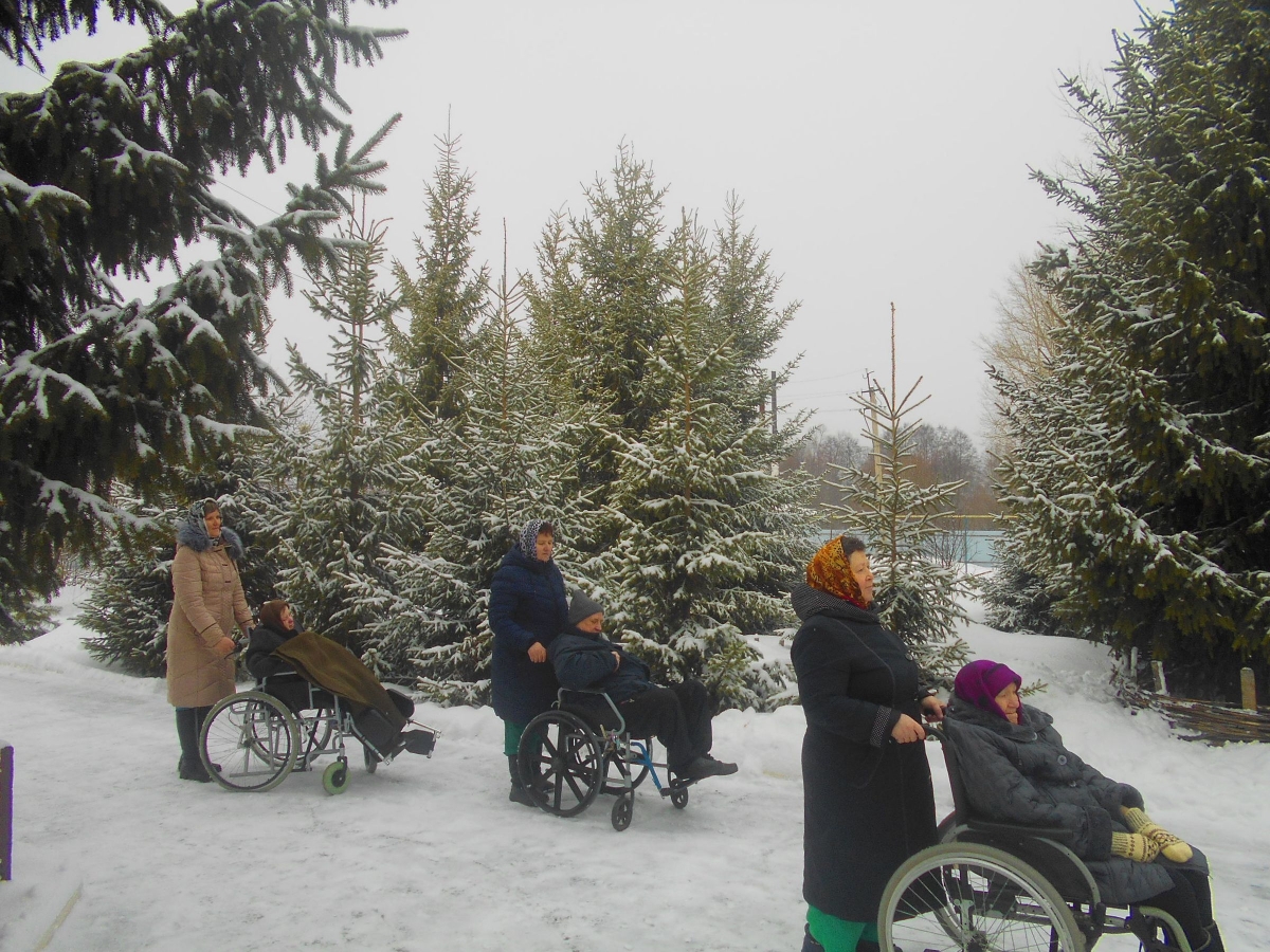 Зимние прогулки для инвалидов колясочников