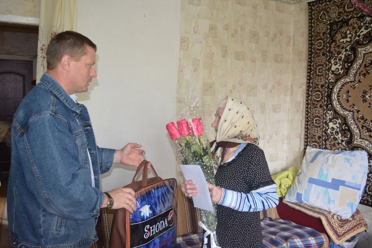 Поздравили юбиляршу 8 сентября 90 лет  исполнилось жительнице  поселка Умет Ефросинье Петровне Гусевой.