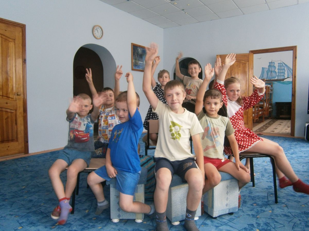 Весело и задорно дети отдыхают в ГКУСО РМ « Ельниковский СРЦН»