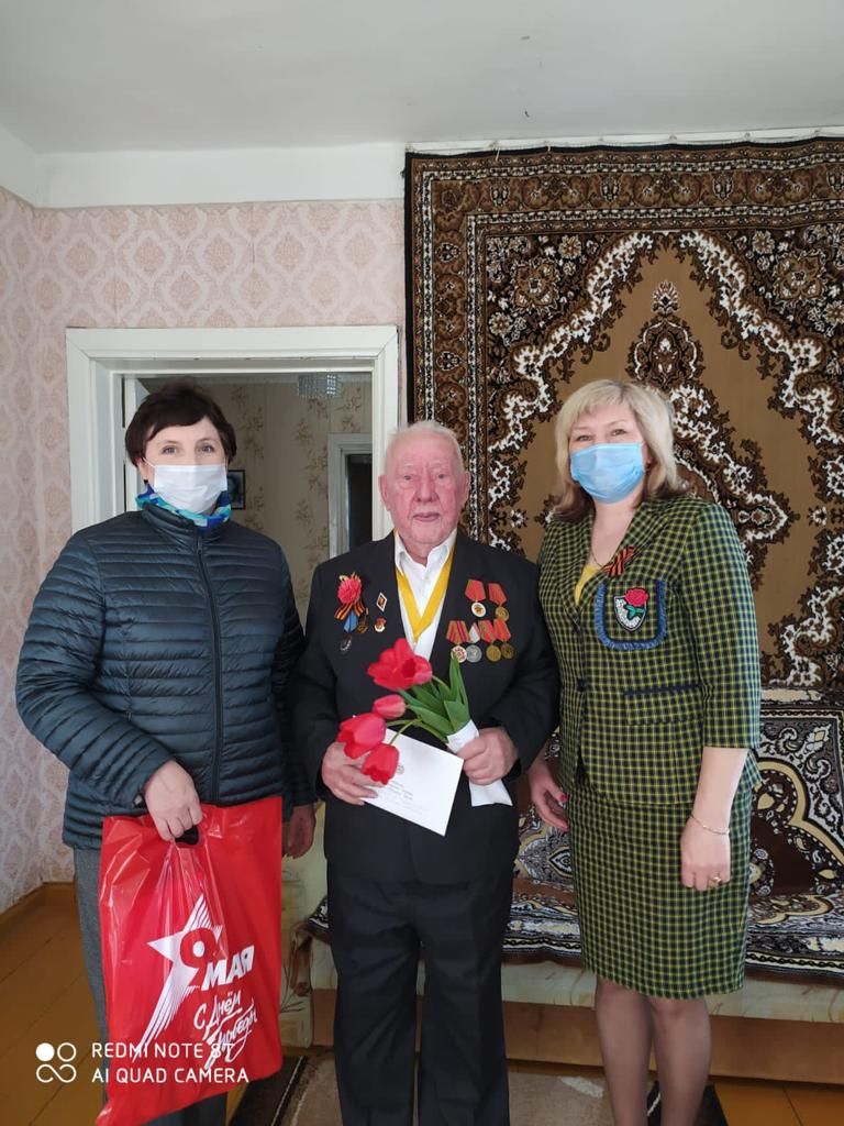 В Большеберезниковском муниципальном районе ветераны получают праздничные наборы от Главы республики Артема Здунова