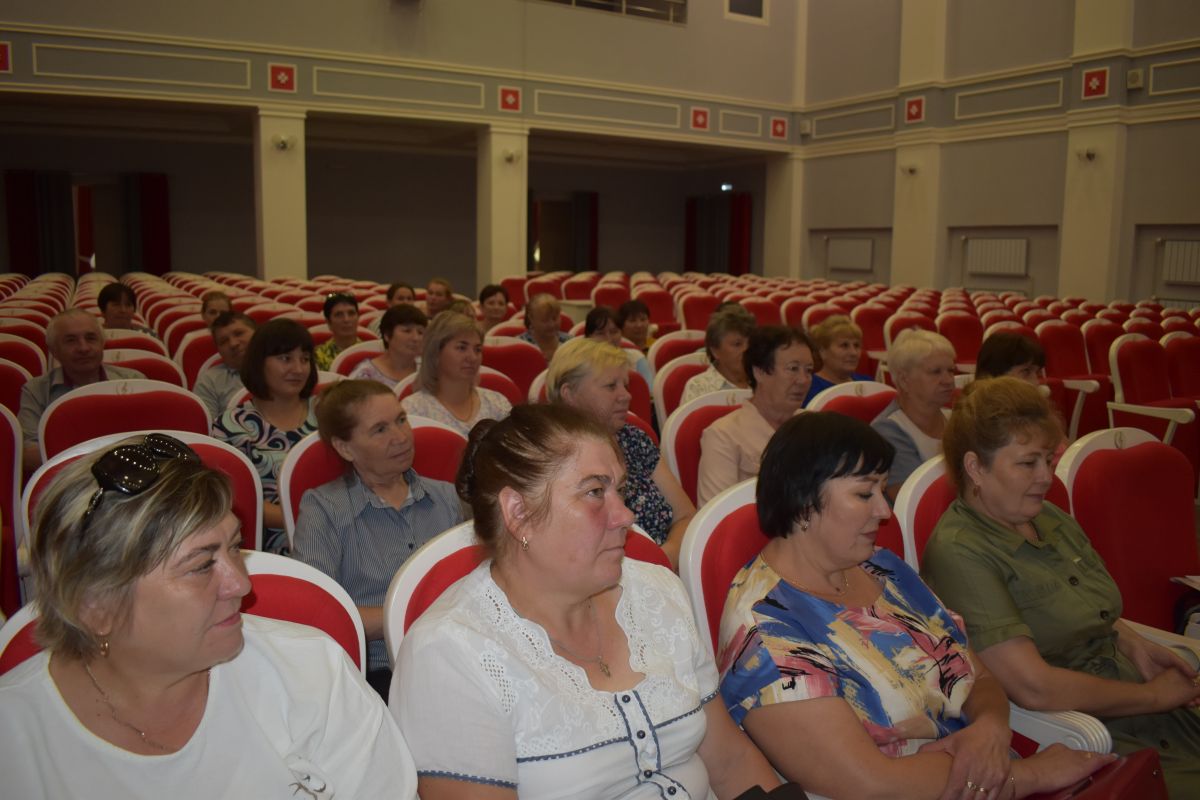 Лекция с социальными работниками о поддержке СВО России на территории Украины