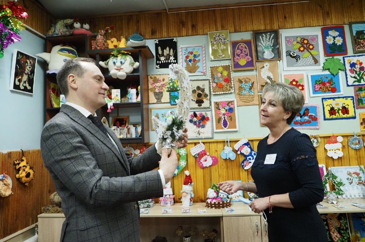 Глава Мордовии в канун Нового года приехал в Темниковский дом-интернат с подарками для детей