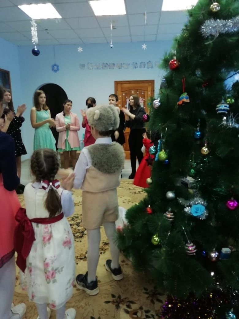 Волонтерская группа «Делай добро» поздравила воспитанников ГКУСО РМ «Ельниковский социально-реабилитационный центр для несовершеннолетних» с Новым годом и Рождеством Христовым