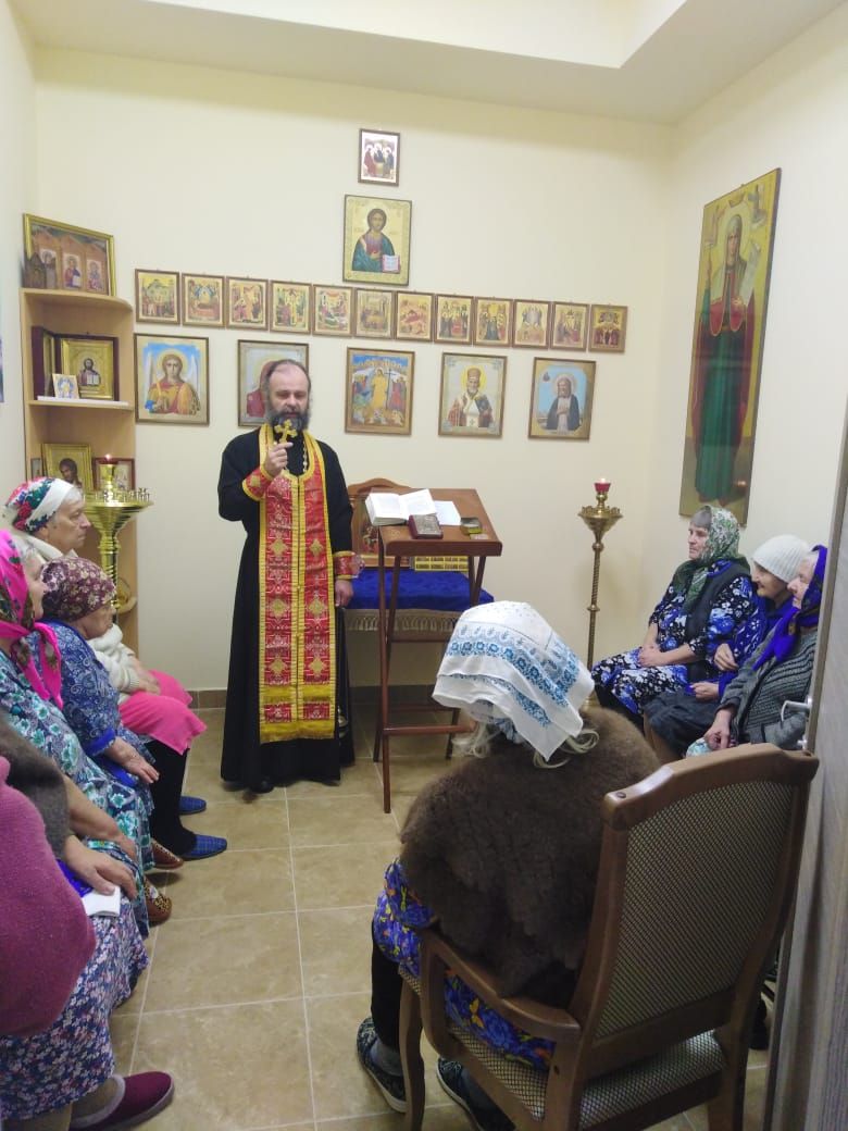 Встреча Отца Алексея с получателями социальных услуг