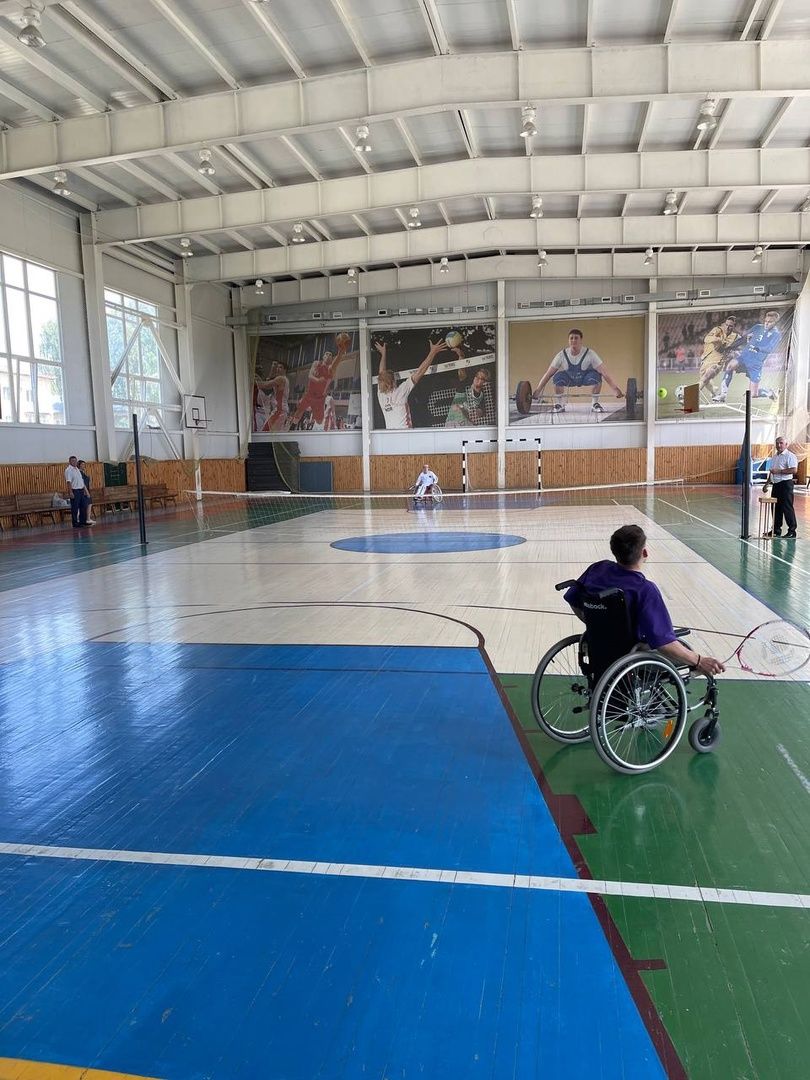 Воспитанники Темниковского детского дома-интерната осваивают большой теннис на колясках