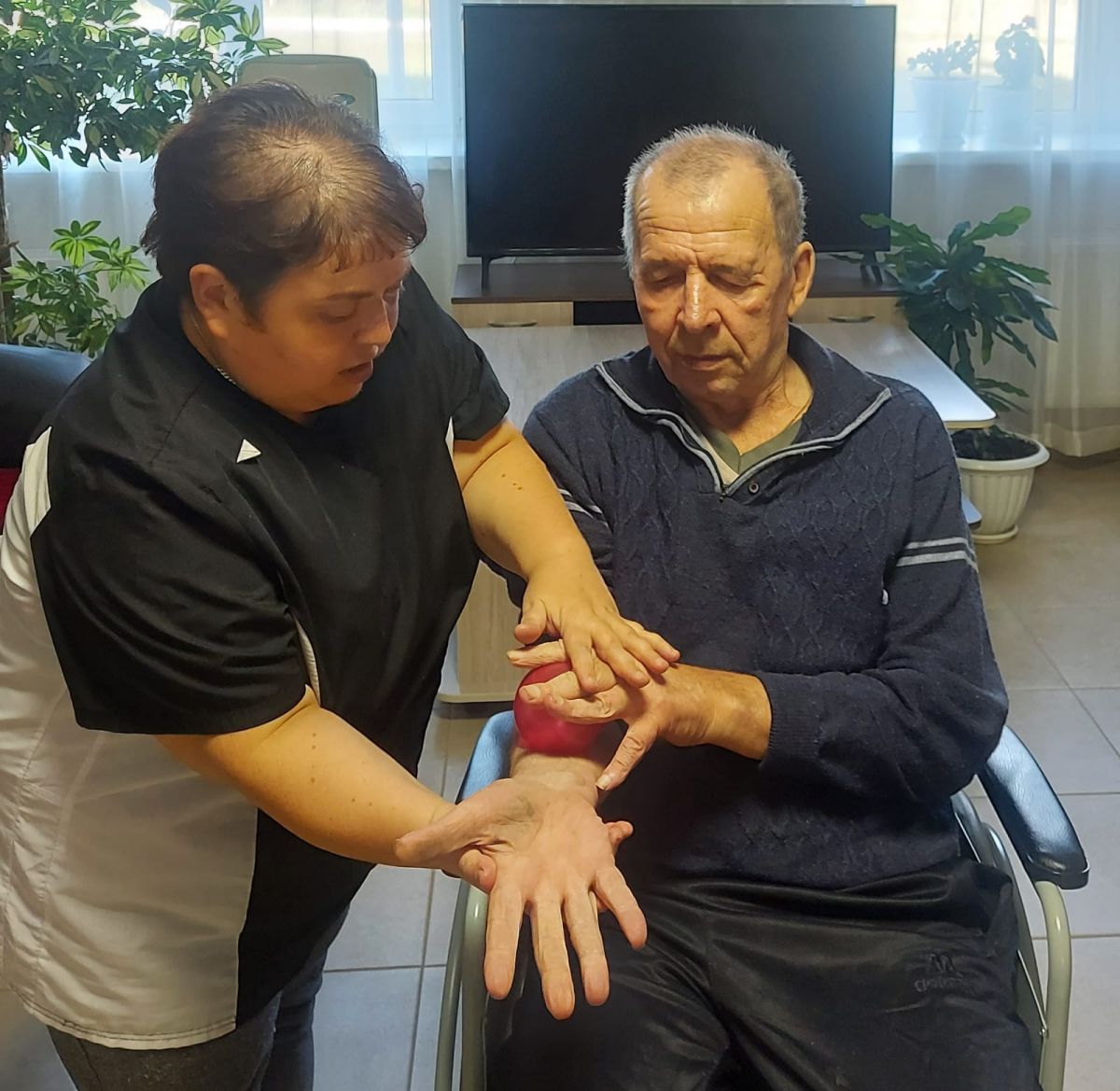 Восстановление подвижности рук после инсульта
