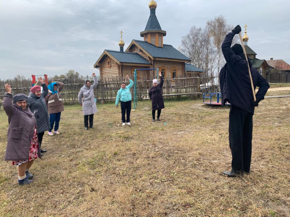 Занятия по адаптивной физкультуре на открытом воздухе