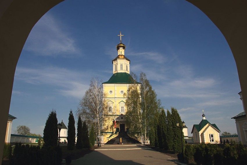 Экскурсия в Иоанно-Богословский Макаровский мужской монастырь