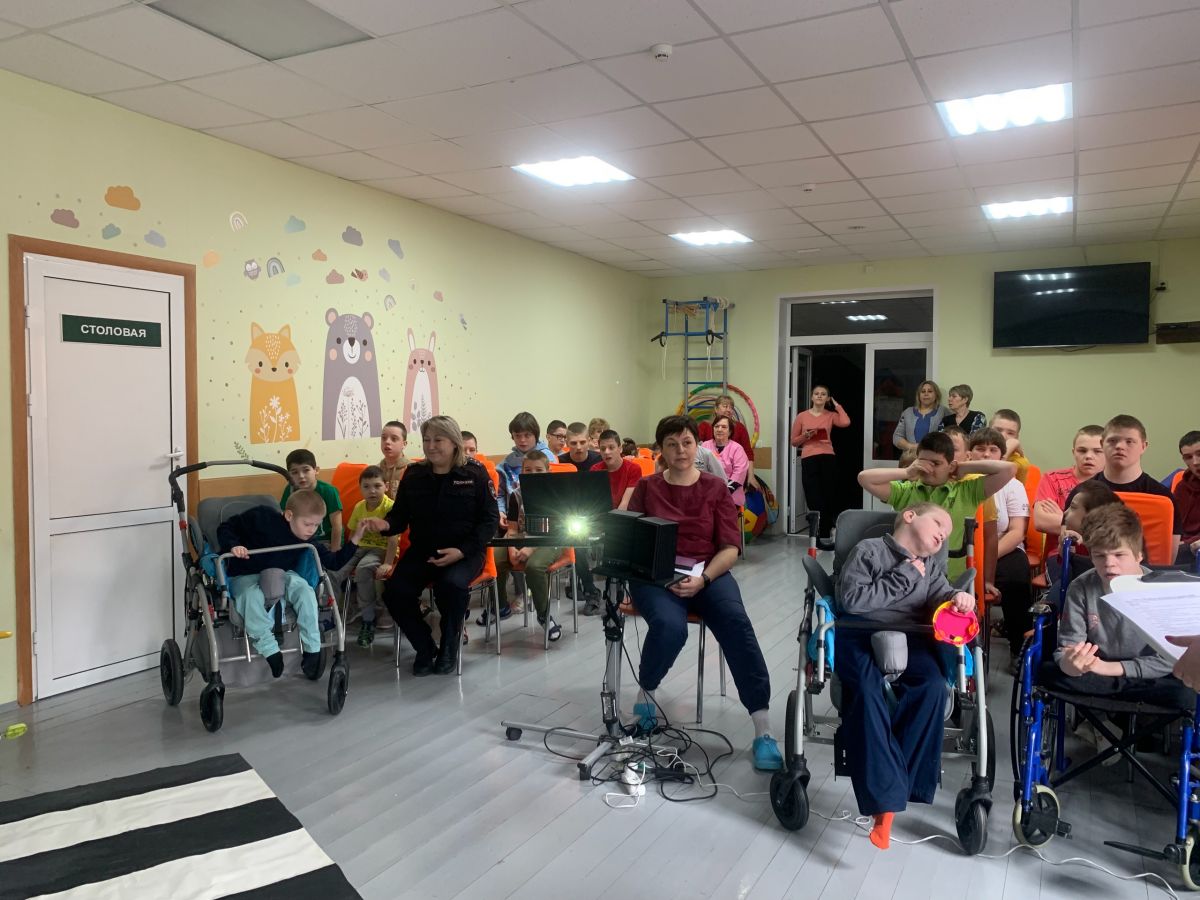 Встреча с инспектором ГИБДД Лябишевой Т.В. Встреча с инспектором ГИБДД Лябишевой Т.В.