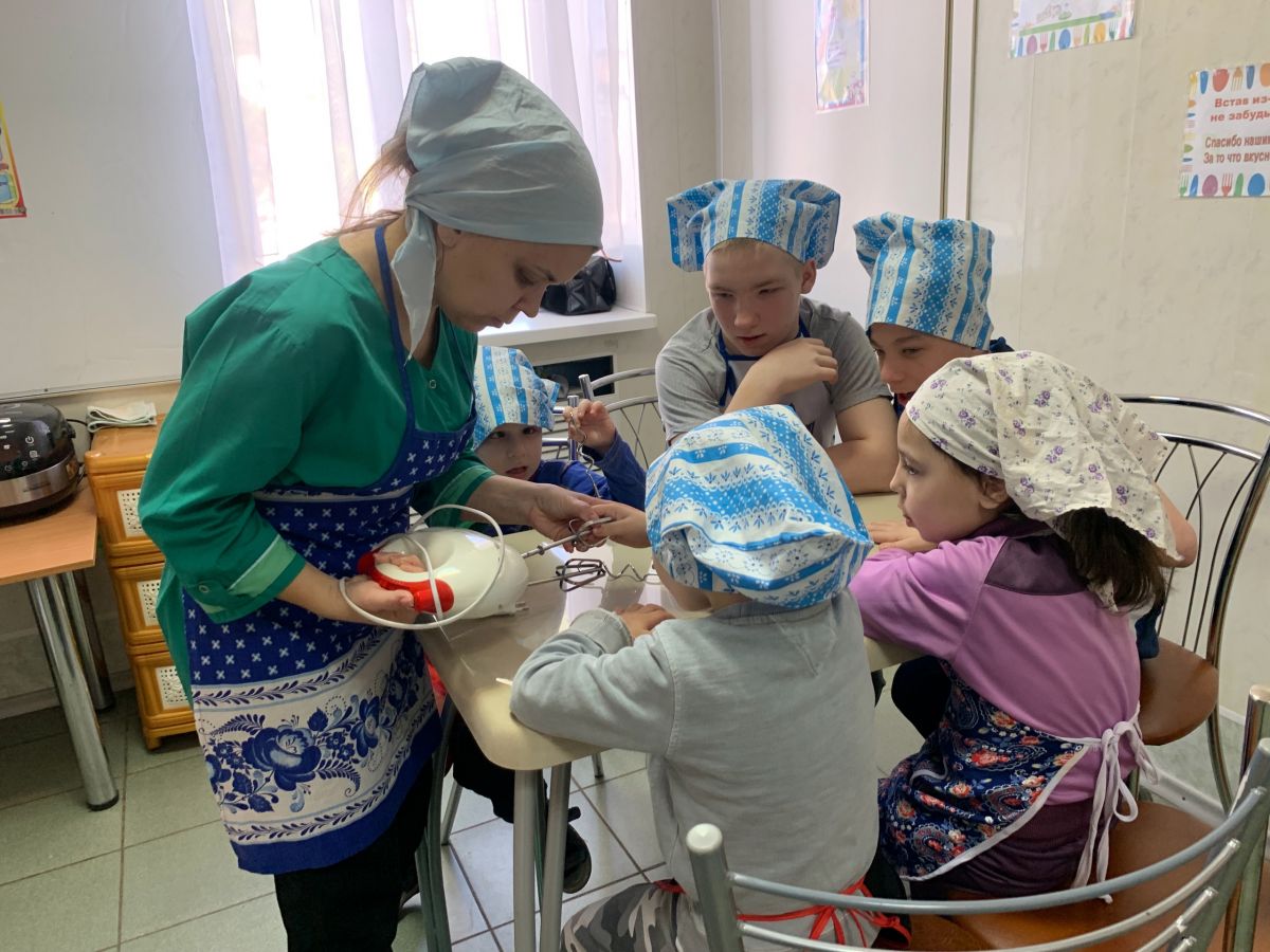 Волшебные помощники – бытовые приборы . Правила безопасного пользования бытовыми приборами Волшебные помощники – бытовые приборы . Правила безопасного пользования бытовыми приборами