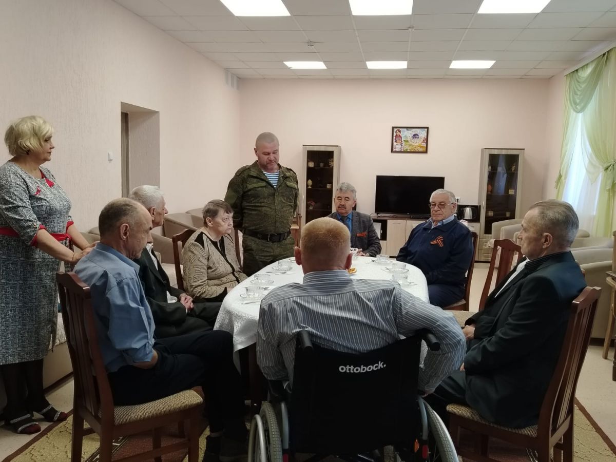 Встреча за круглым столом Встреча за круглым столом