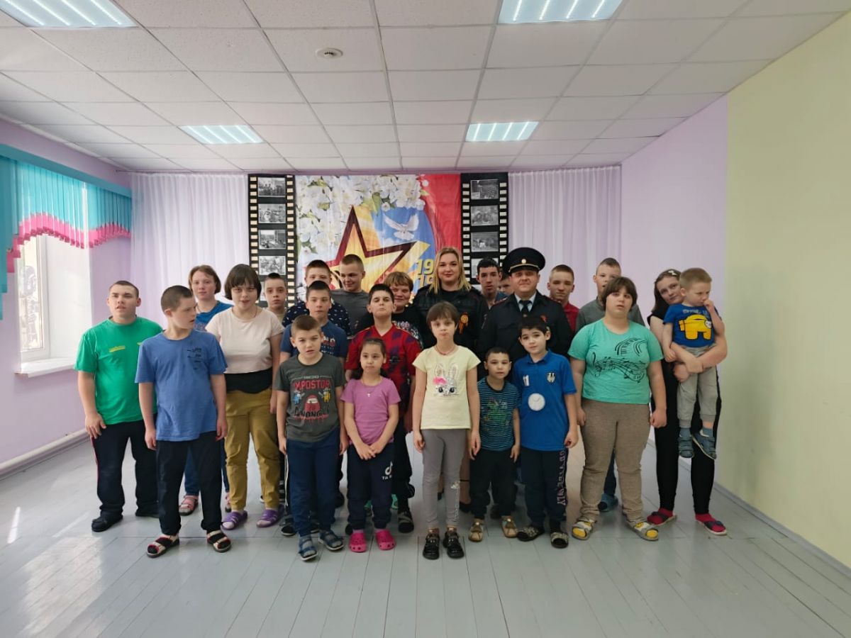 Беседа с представителями правоохранительных органов Беседа с представителями правоохранительных органов