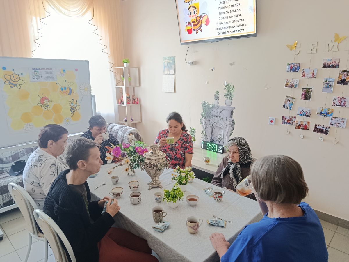 Всемирный день пчёл