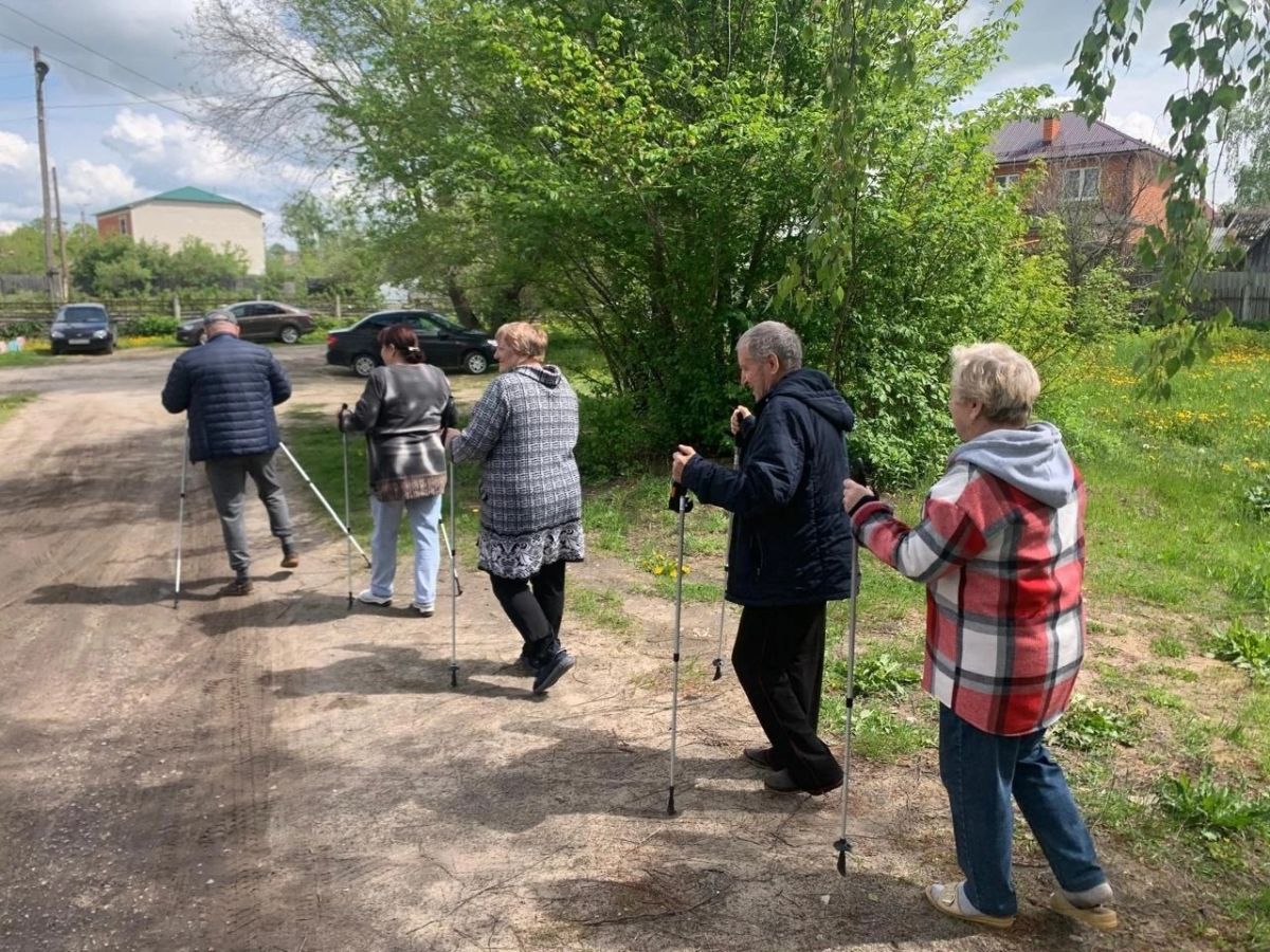 Скандинавская ходьба для пожилых Скандинавская ходьба для пожилых