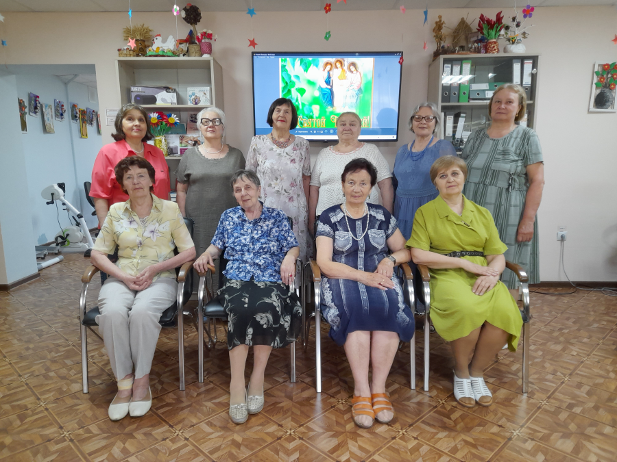 8 июня 2025 года православные отмечали один из центральных праздников христиан - День Святой Троицы 8 июня 2025 года православные отмечали один из центральных праздников христиан - День Святой Троицы