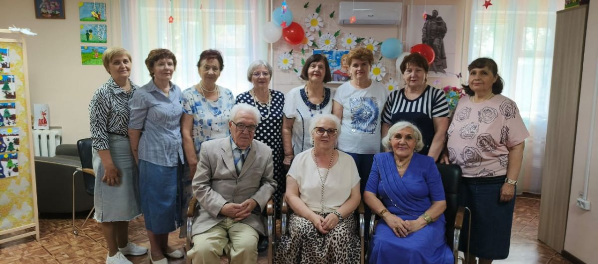 День семьи, любви и верности — праздник, посвященный крепким узам брака и истории двух русских святых — Петра и Февронии, чья любовь стала символом преданности День семьи, любви и верности — праздник, посвященный крепким узам брака и истории двух русских святых — Петра и Февронии, чья любовь стала символом преданности