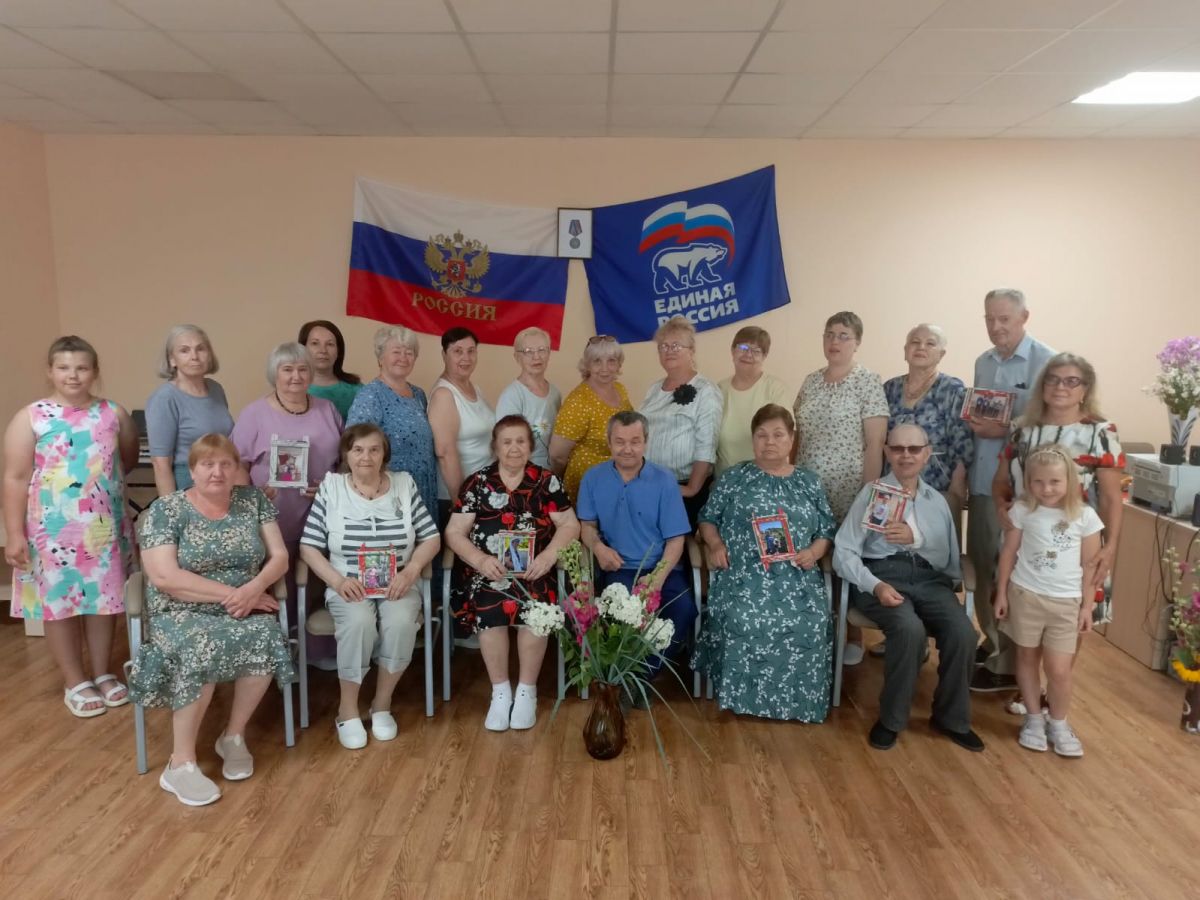 Славим человека труда Славим человека труда