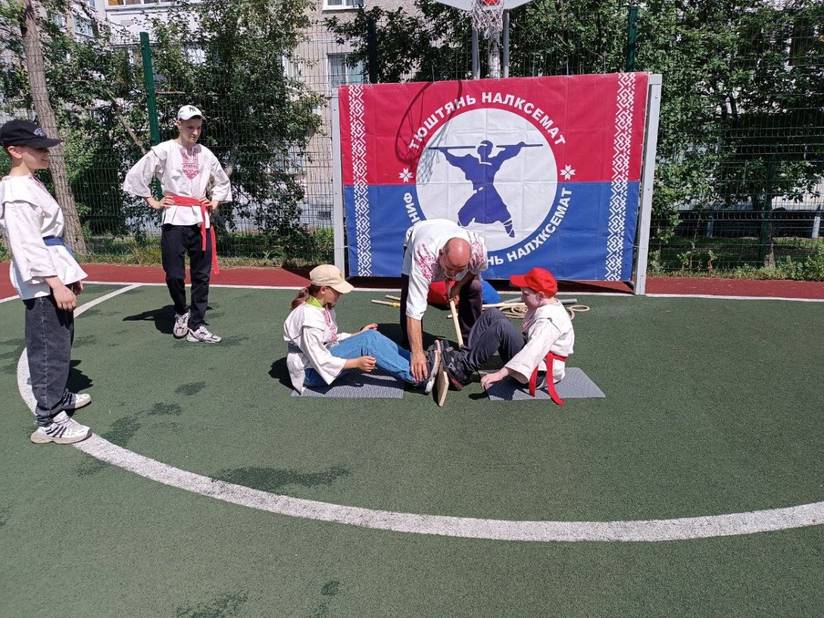 "Игры Тюшти"