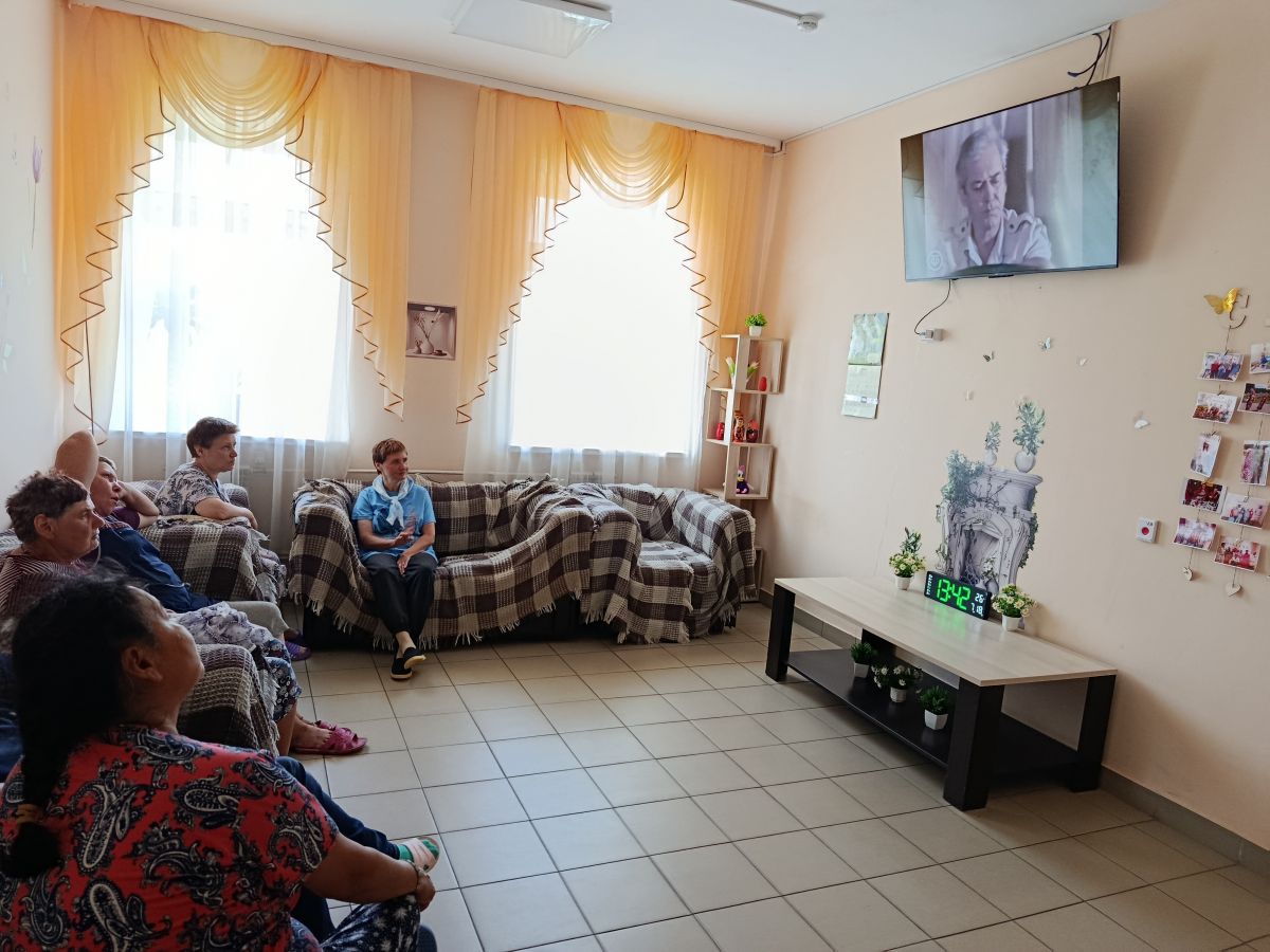 По желанию проживающих ГБСУ СОССЗН РМ «Старотештелимский психоневрологический интернат», стало частым культурным занятием, просмотр художественных фильмов советского времени По желанию проживающих ГБСУ СОССЗН РМ «Старотештелимский психоневрологический интернат», стало частым культурным занятием, просмотр художественных фильмов советского времени