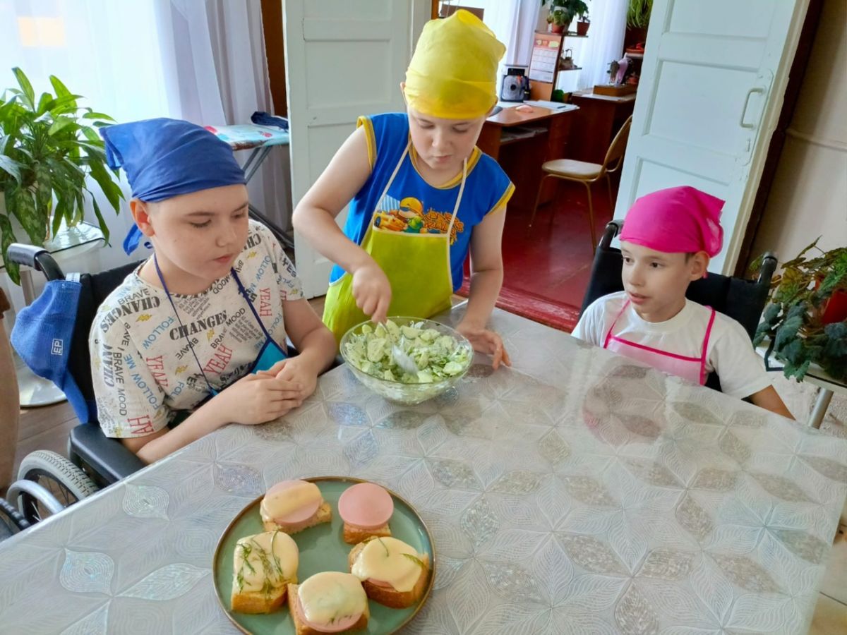 Юные поварята Юные поварята