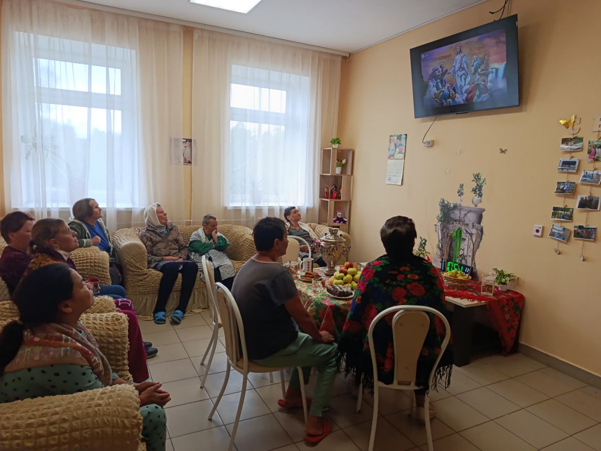«Яблочный спас всем угощенья припас!» «Яблочный спас всем угощенья припас!»