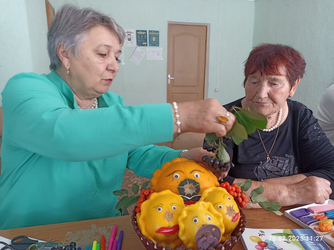 Выставка поделок из овощей и фруктов «Чудеса с огорода» Выставка поделок из овощей и фруктов «Чудеса с огорода»