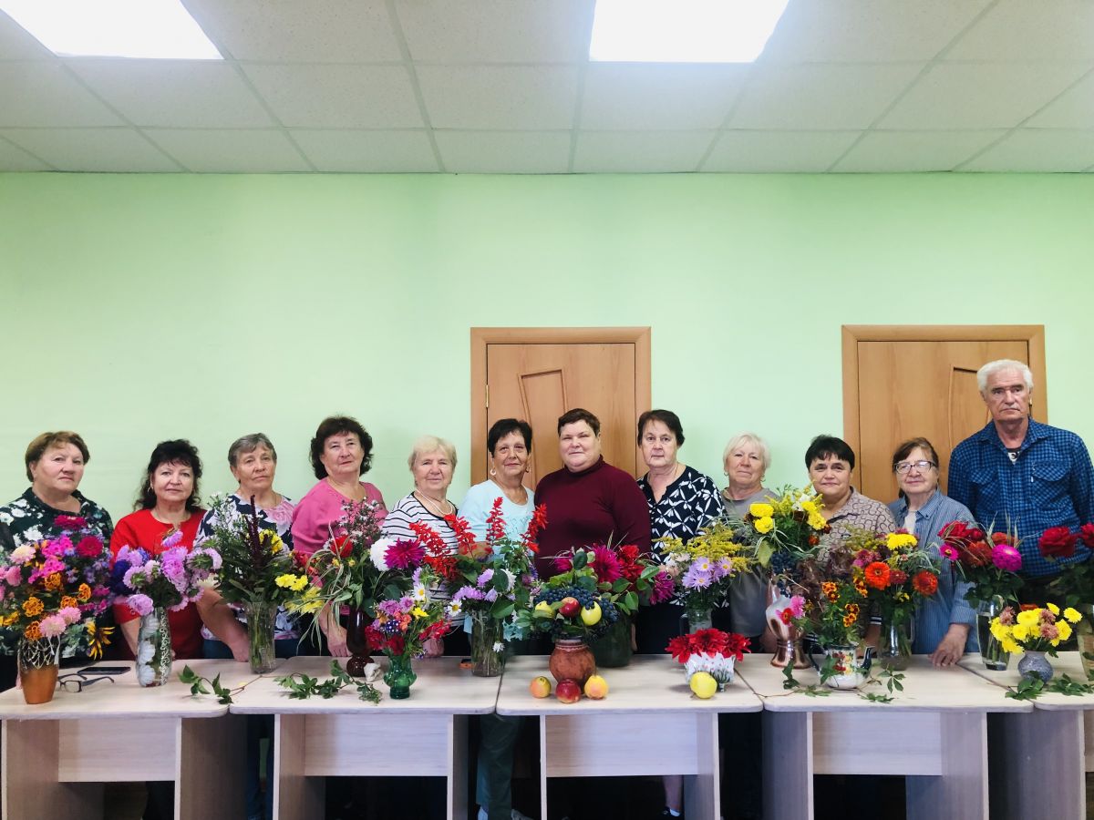 День разноцветных  букетов