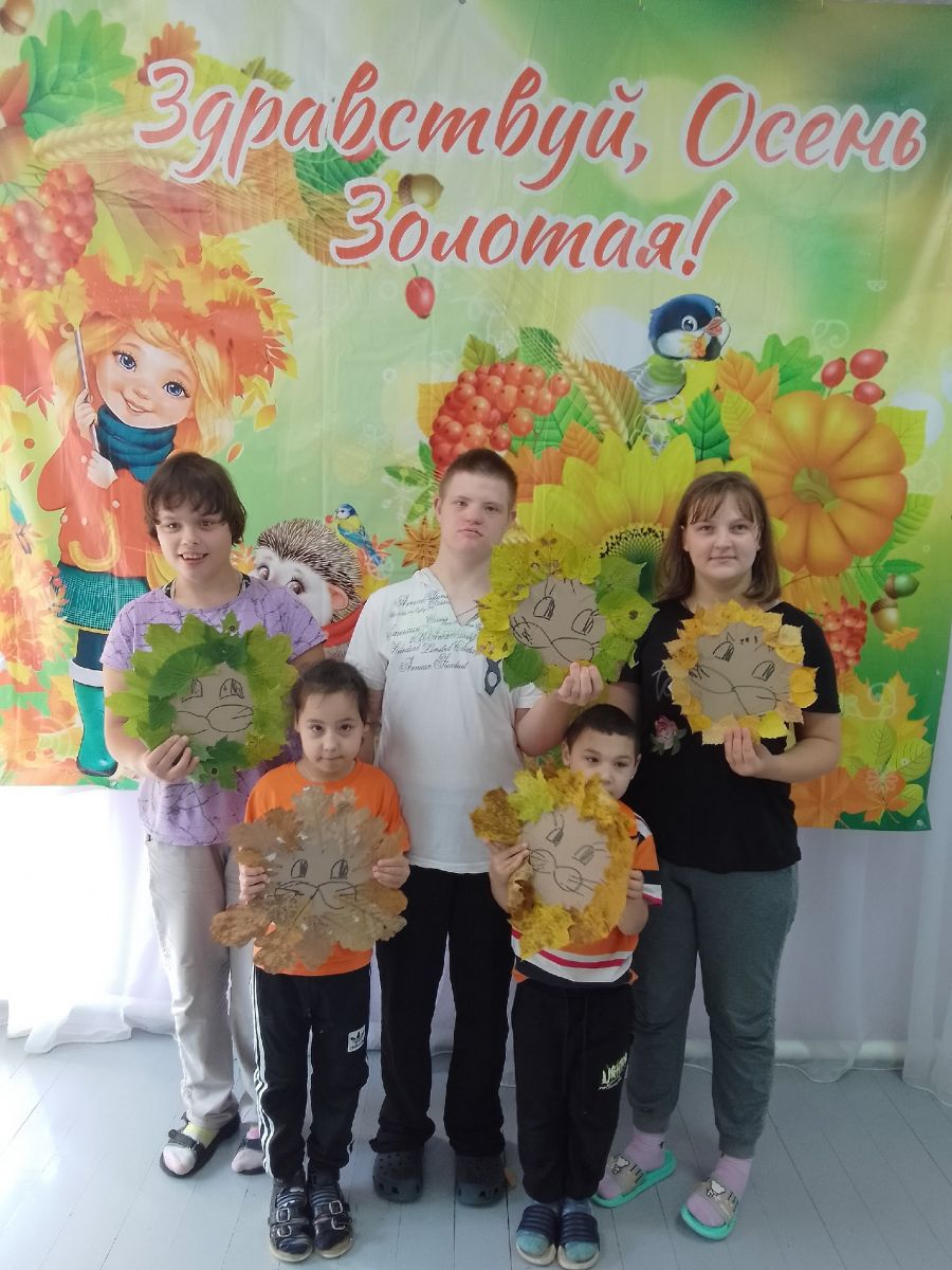Аппликация из осенних листьев. Осенние фантазии