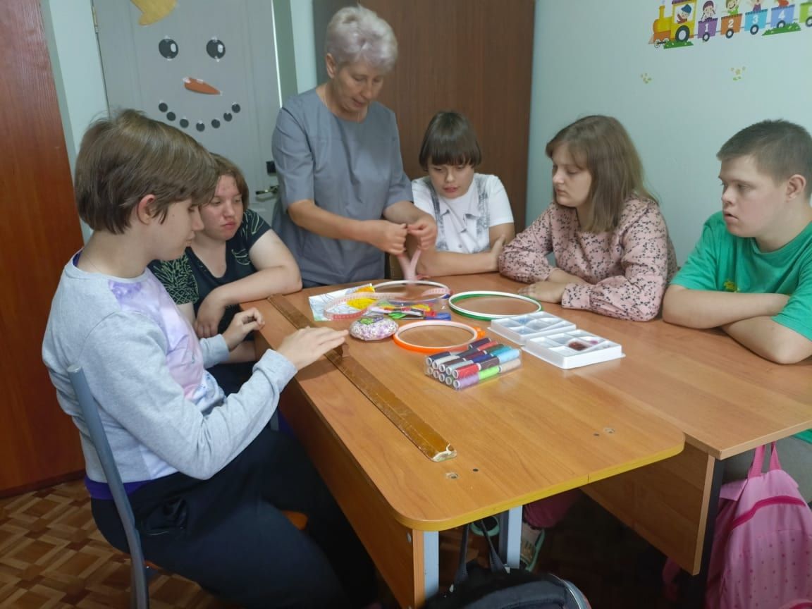 Общее знакомство с принадлежностями для ручного шитья