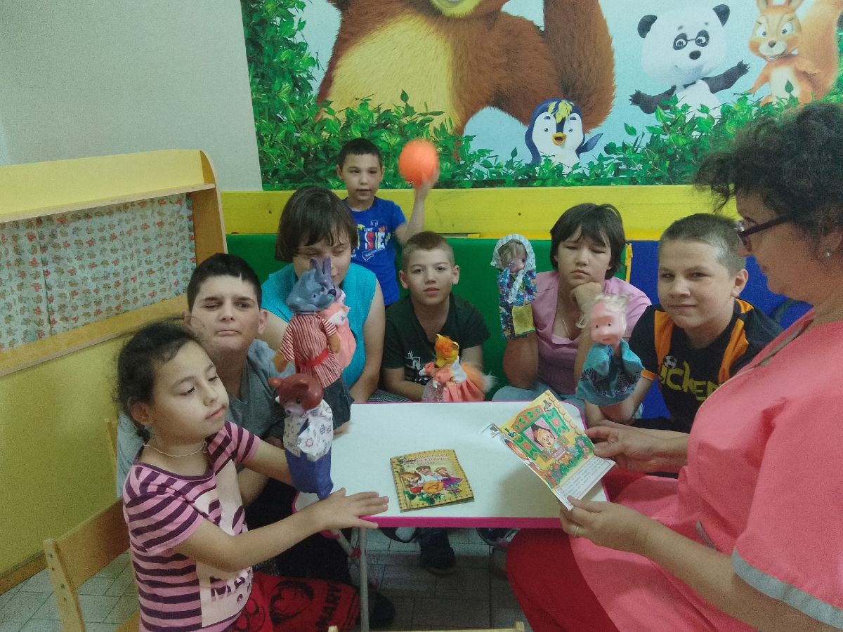 Чтение русской народной сказки «Колобок» с использованием элементов драматизации