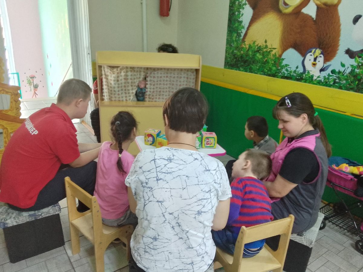 Демонстрация сказки "Колобок" Демонстрация сказки "Колобок"