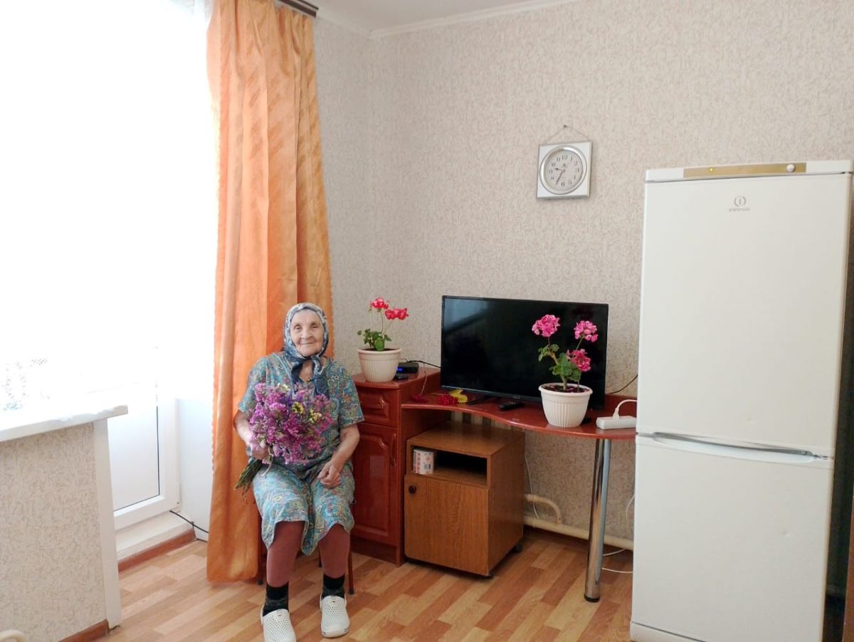 В месячник пожилых людей осень радовала нас хорошей погодой с золотыми красками В месячник пожилых людей осень радовала нас хорошей погодой с золотыми красками