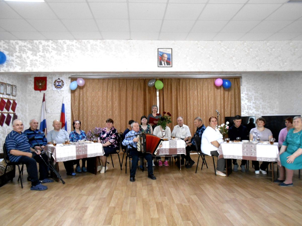 Дружное чаепитие Дружное чаепитие