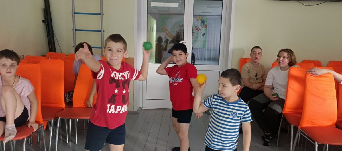 Метание мячей на дальность Метание мячей на дальность