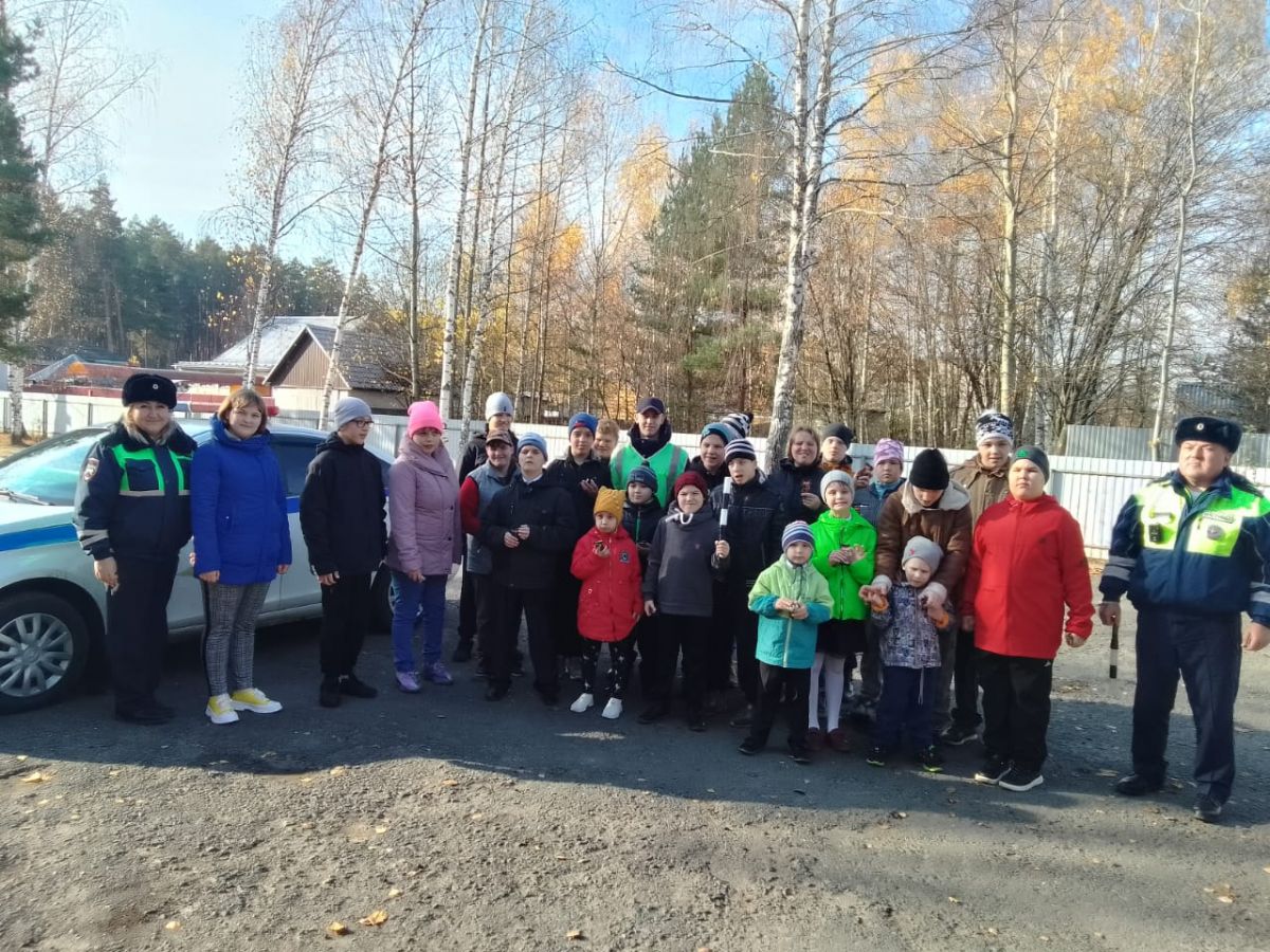 Знакомство с патрульным автомобилем Знакомство с патрульным автомобилем