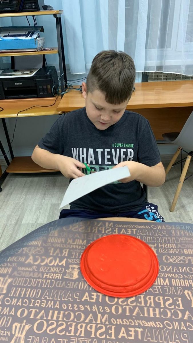 Изготовление поделок из бросового материала