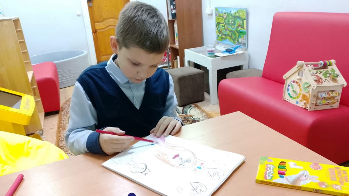 Арт-час с детьми «Портрет любимой мамы»