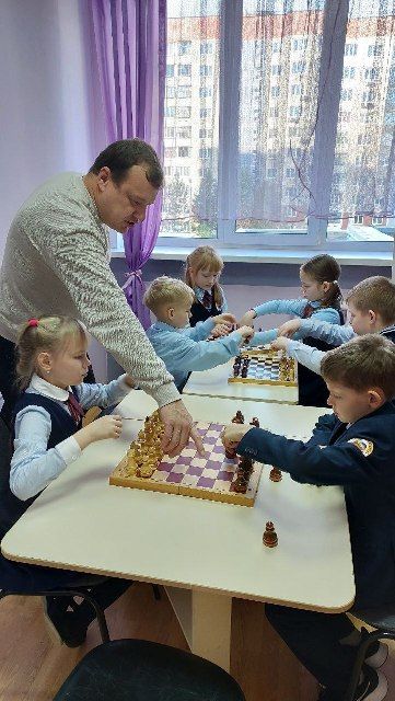 Шахматный движ