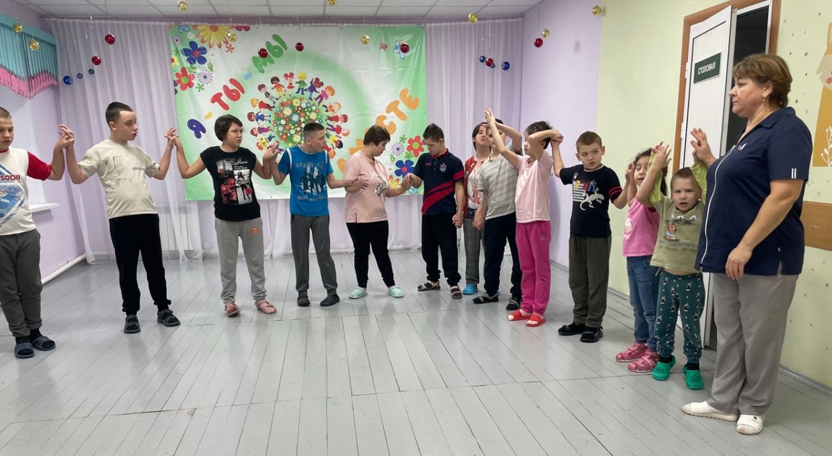 Узнай друга (игра малой подвижности)