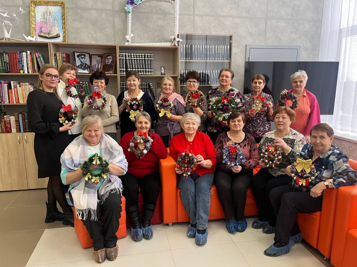 Мастер класс по изготовлению новогоднего венка в ОДП