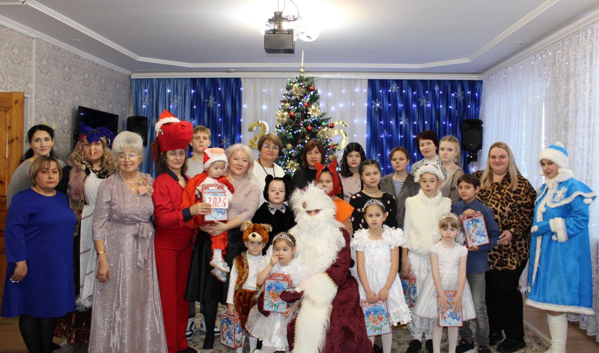 Здравствуй, здравствуй, Новый Год - приглашаем в хоровод!