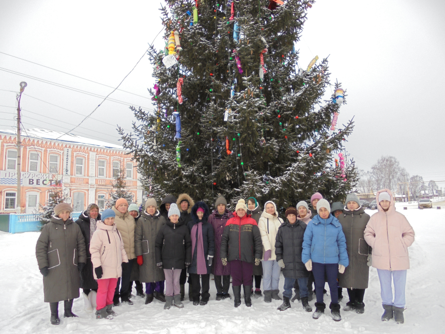 Получатели социальных услуг ГБСУ СОН РМ &laquo;Дом-интернат &laquo;Березники&raquo; посетили главную елку села Большие Березники