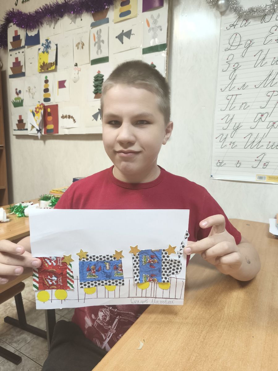 Аппликация из конфетных фантиков