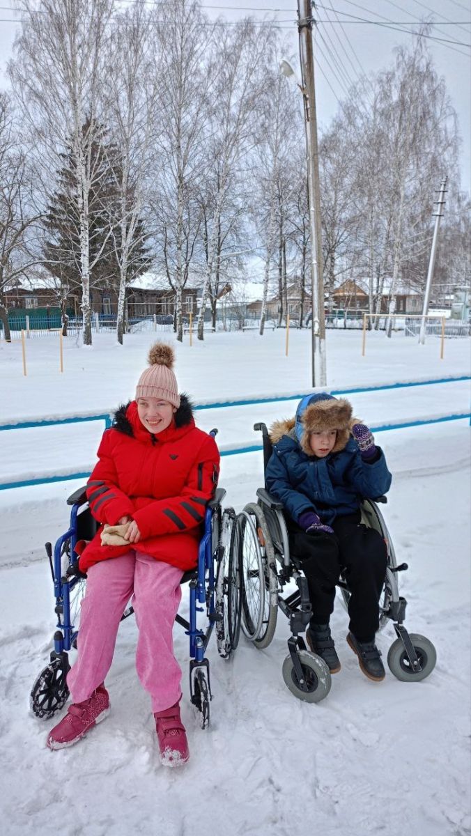 Мы играем, веселимся И мороза не боимся!